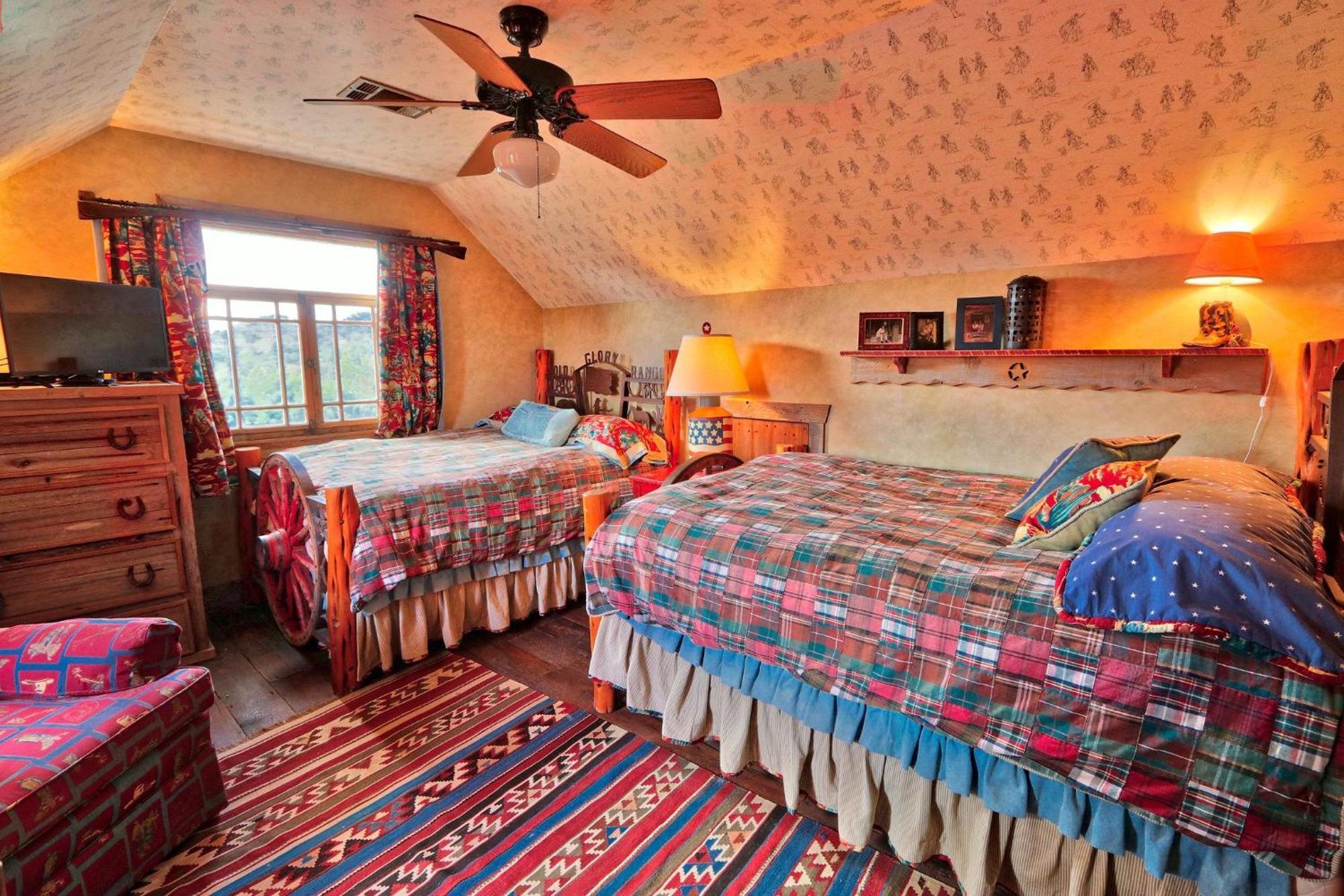 Log Cabin At Old Glory Ranch Wimberley Exterior foto