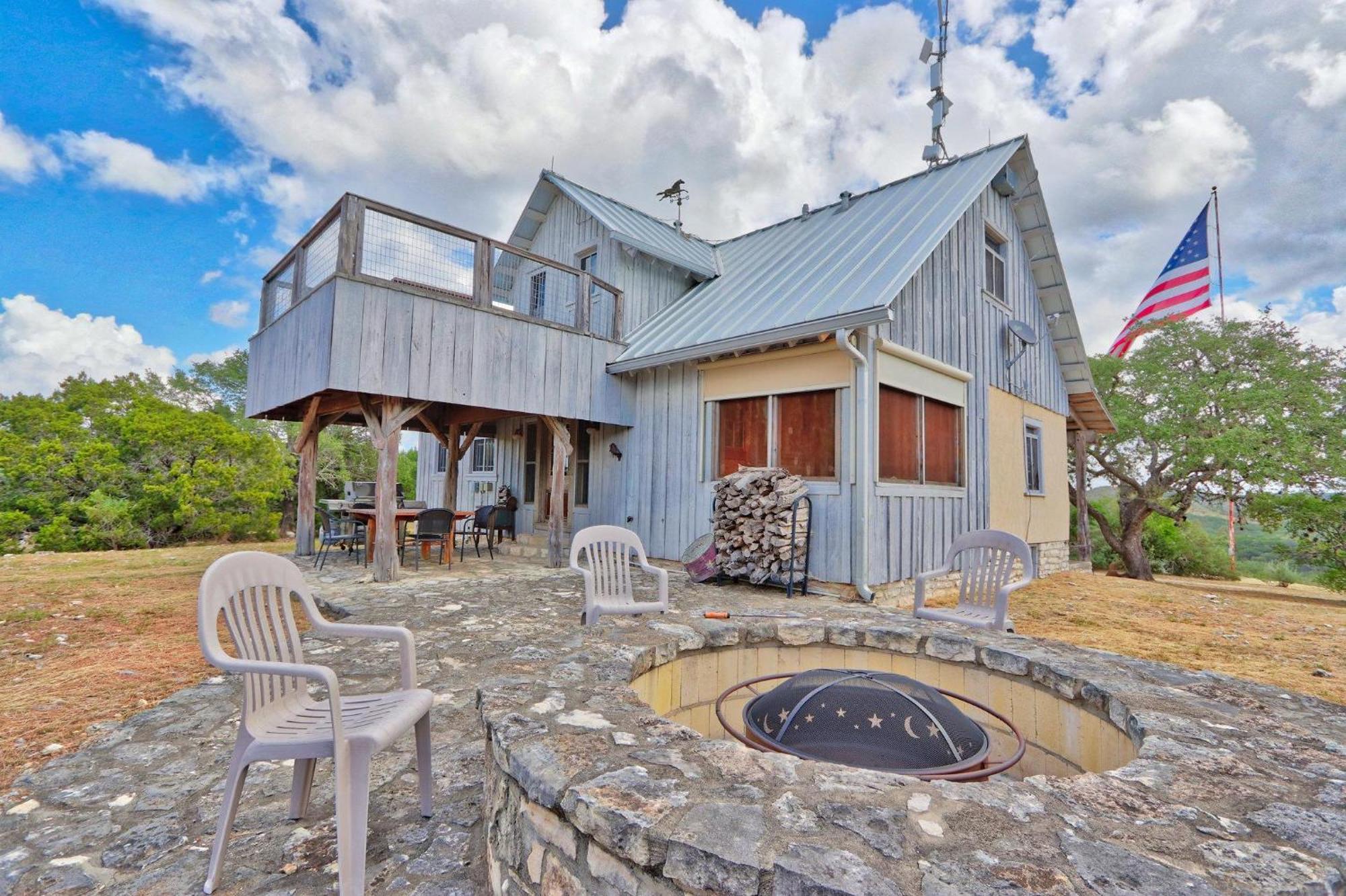 Log Cabin At Old Glory Ranch Wimberley Exterior foto