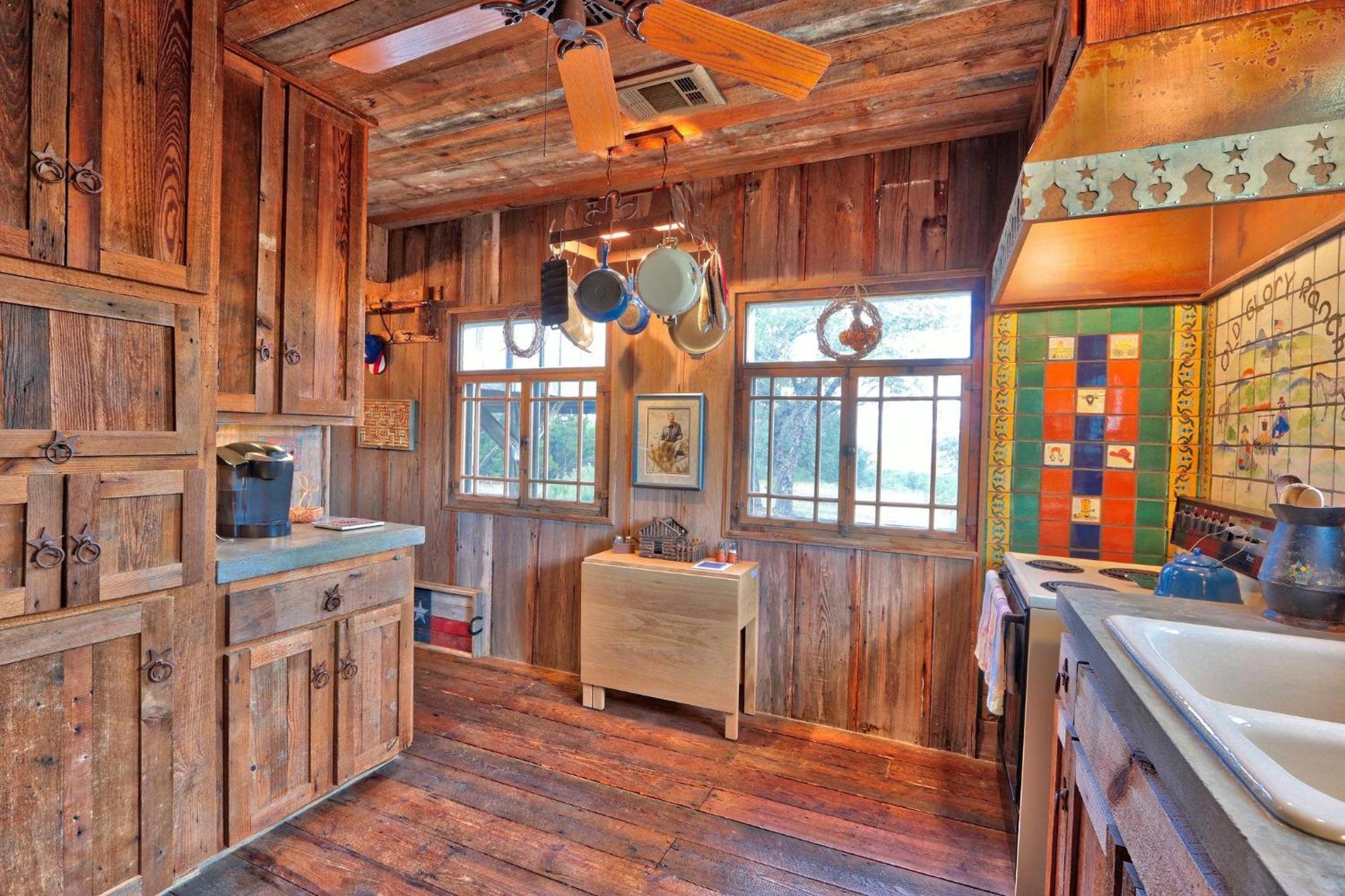 Log Cabin At Old Glory Ranch Wimberley Exterior foto